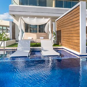 Junior Suite Swim Out